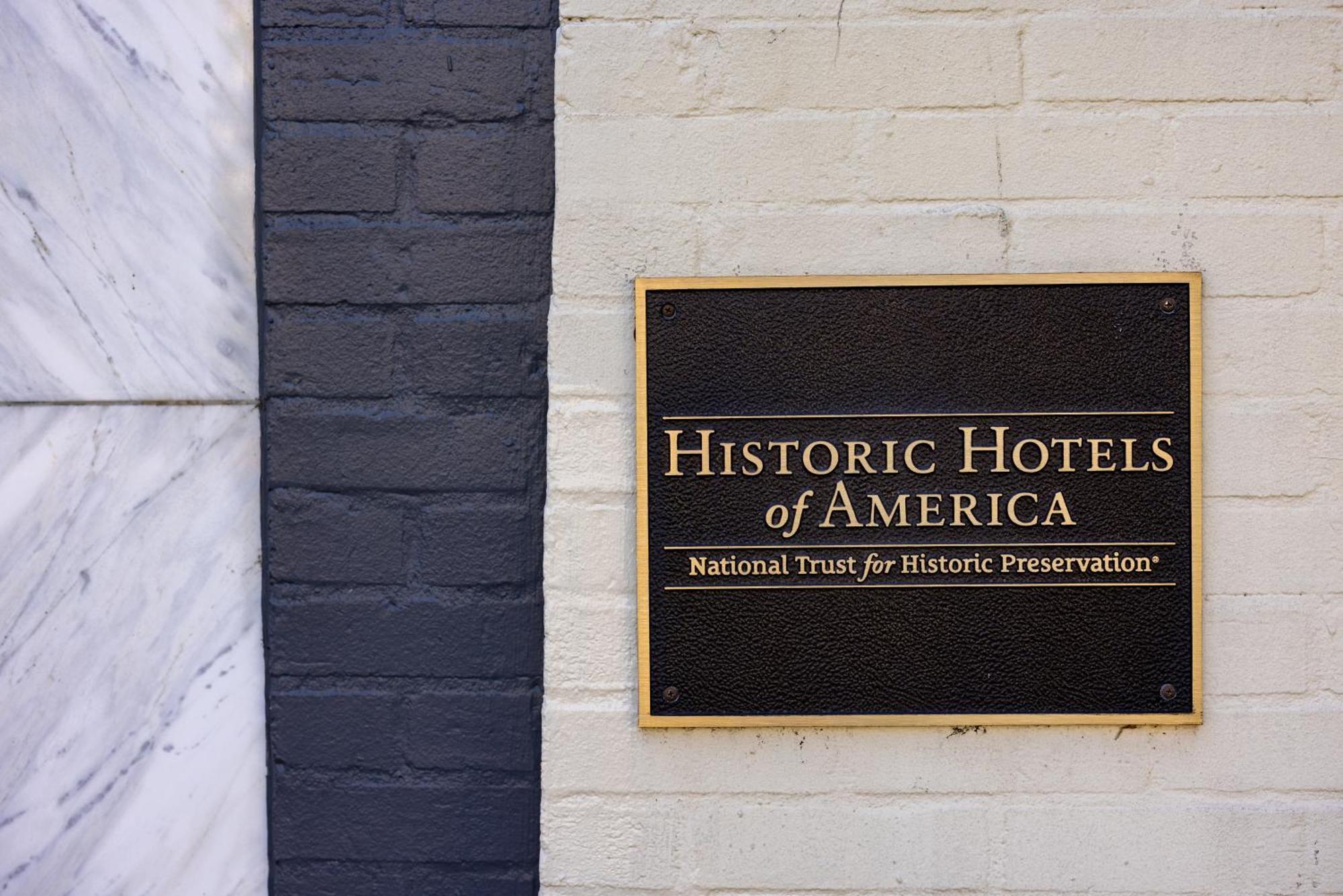 The Churchill Hotel Near Embassy Row Вашингтон Экстерьер фото